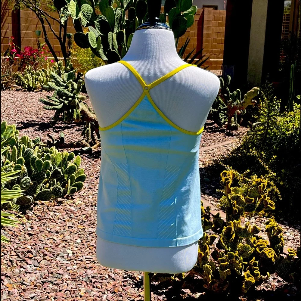 NIKE ATHLETIC TOP - Picture 2 of 5